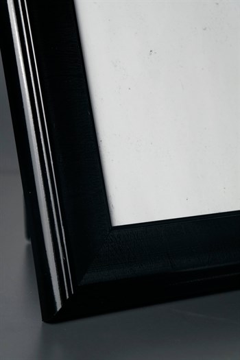 Siyah Mat Ahşap Resim Çerçevesi 22x28 Cm Dekoratif Çerçeve
