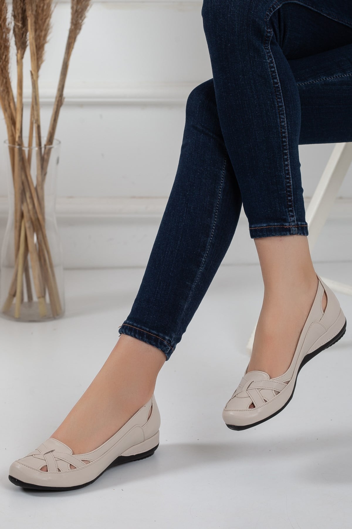 Kafes Model Bej Kadın Babet