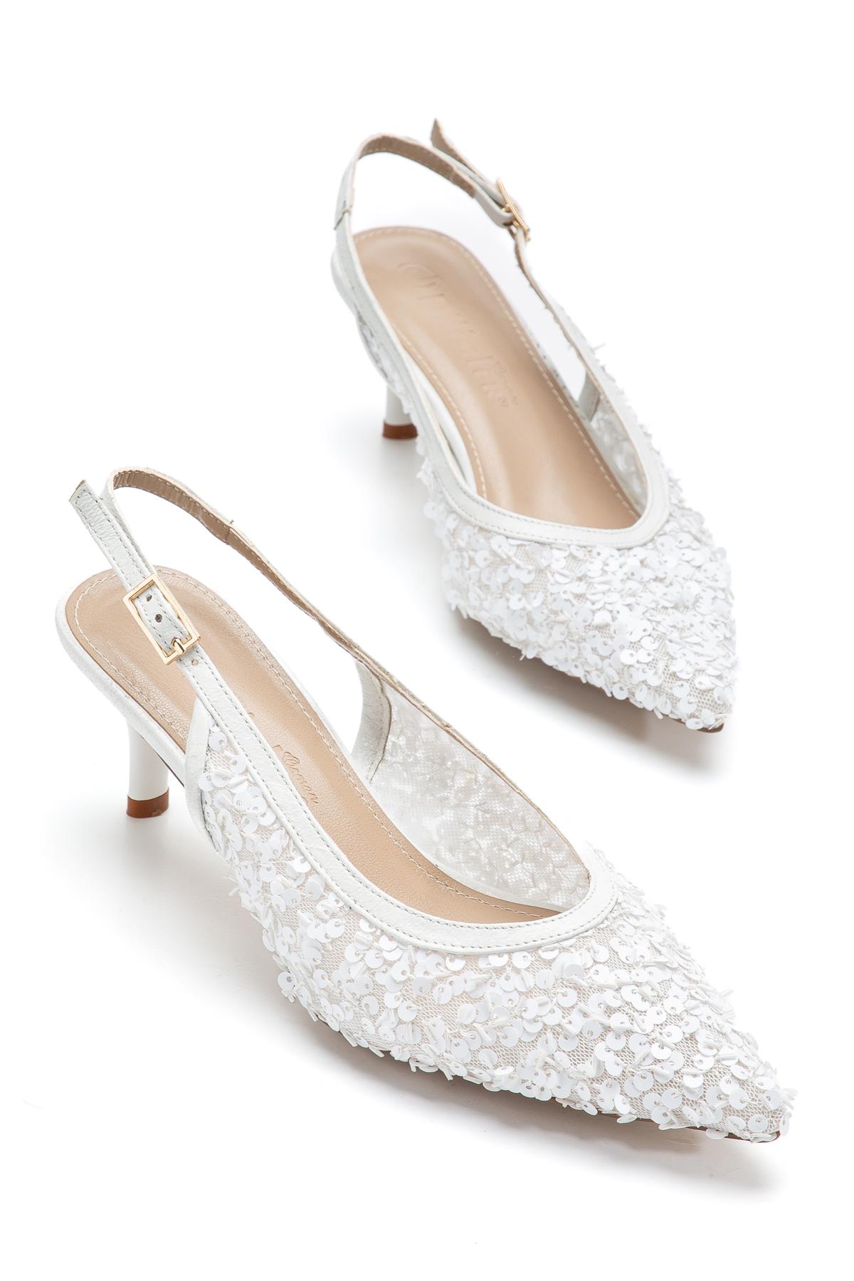 ARKA AÇIK PULLU FİLE MALZEME KADIN TOPUKLU AYAKKABIBEYAZ