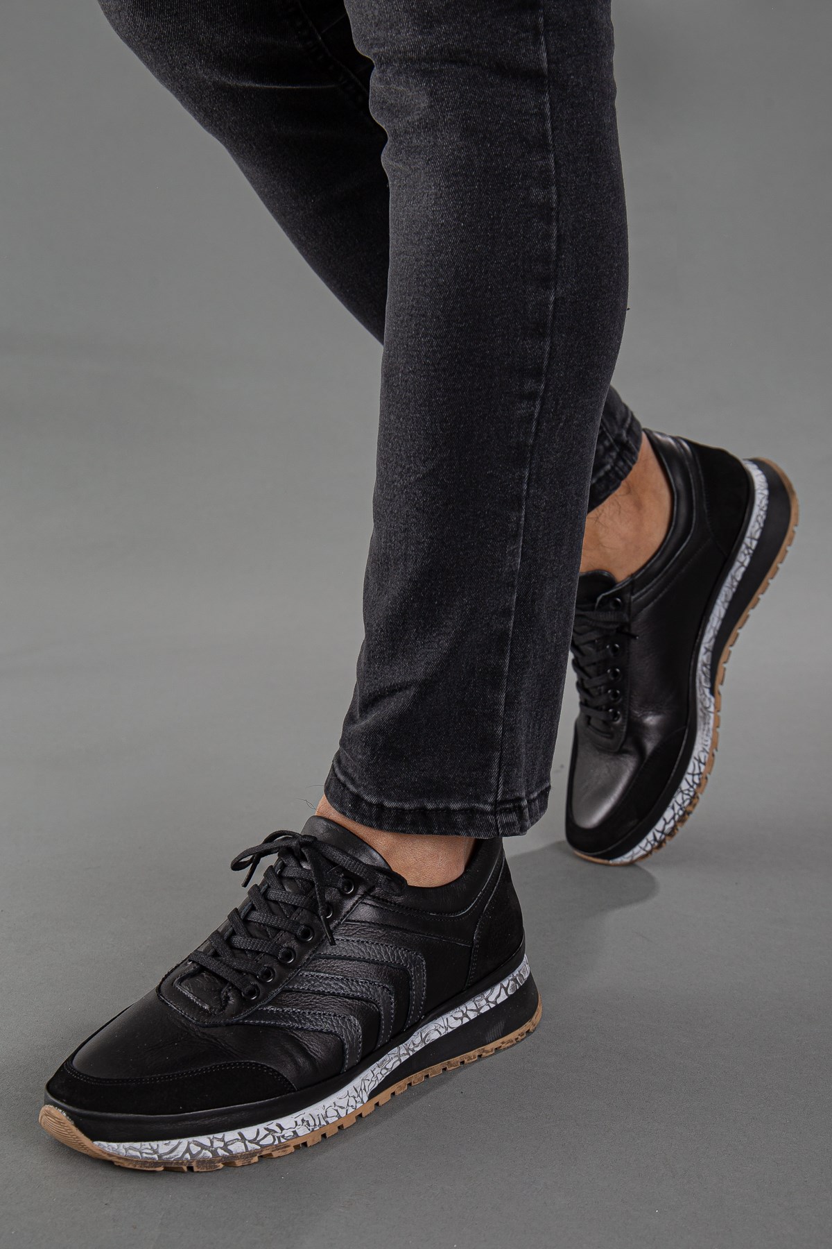 Hakiki Deri Çavuş Model Renkli Taban Siyah Erkek Casual Ayakkabı