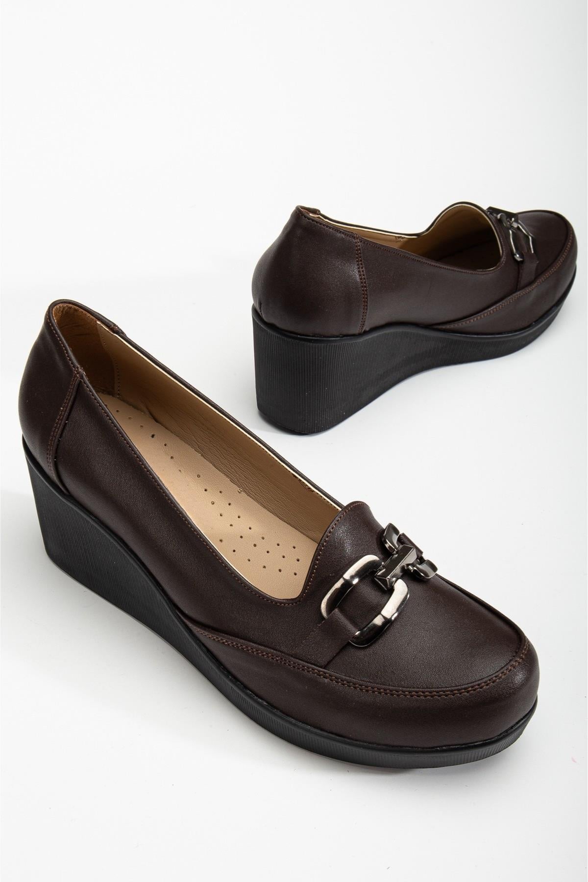 DOLGU TOPUKLU YÜZ TOKALI  AYAKKABIKAHVE