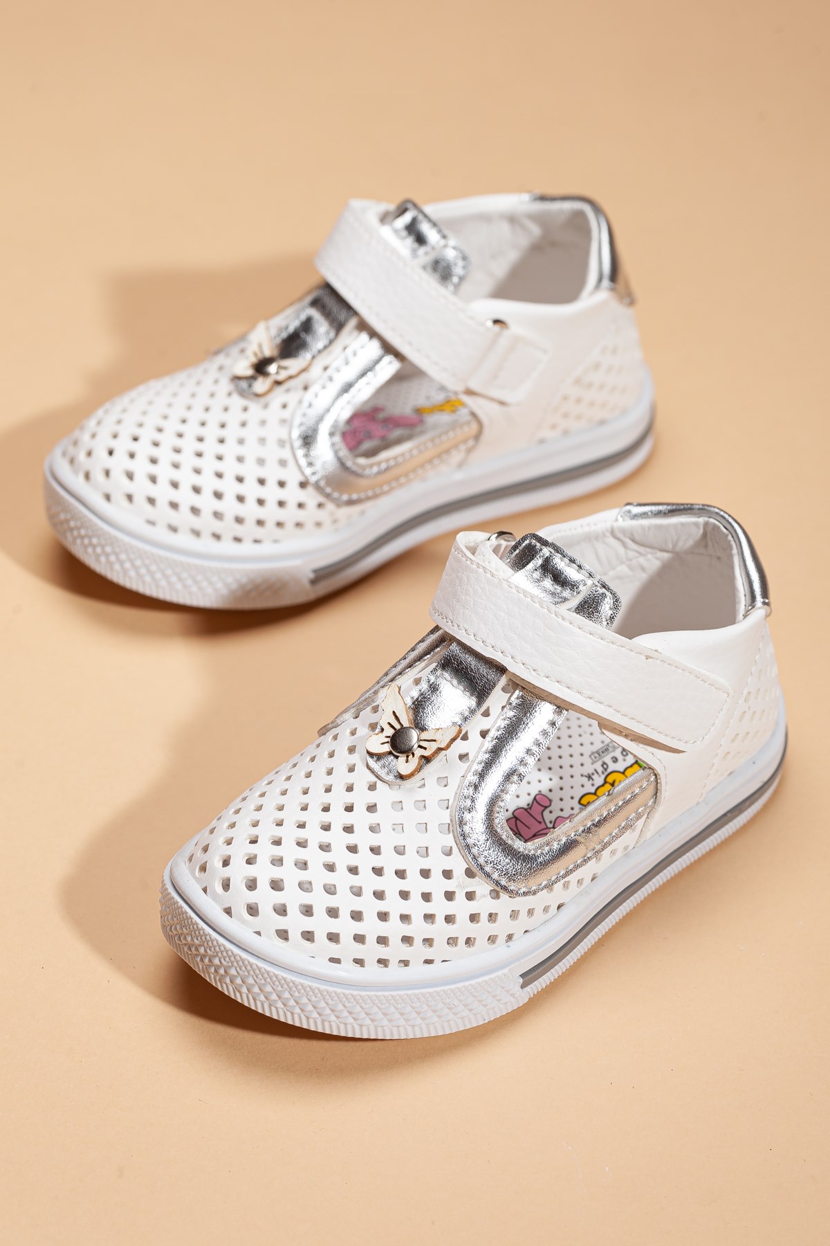 Şirin Bebe Ortopedik Lazerli Beyaz Kız Bebek Ayakkabı