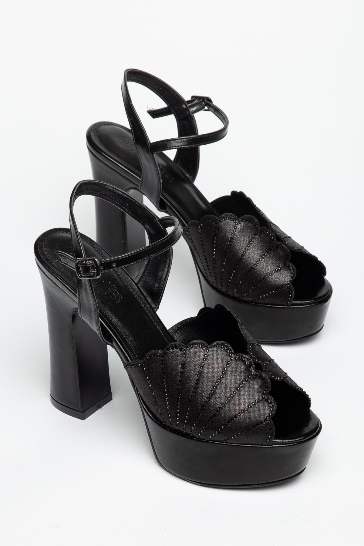 YAPRAK TAŞLI MODEL KADIN PLATFORM TOPUK AYAKKABISİYAH