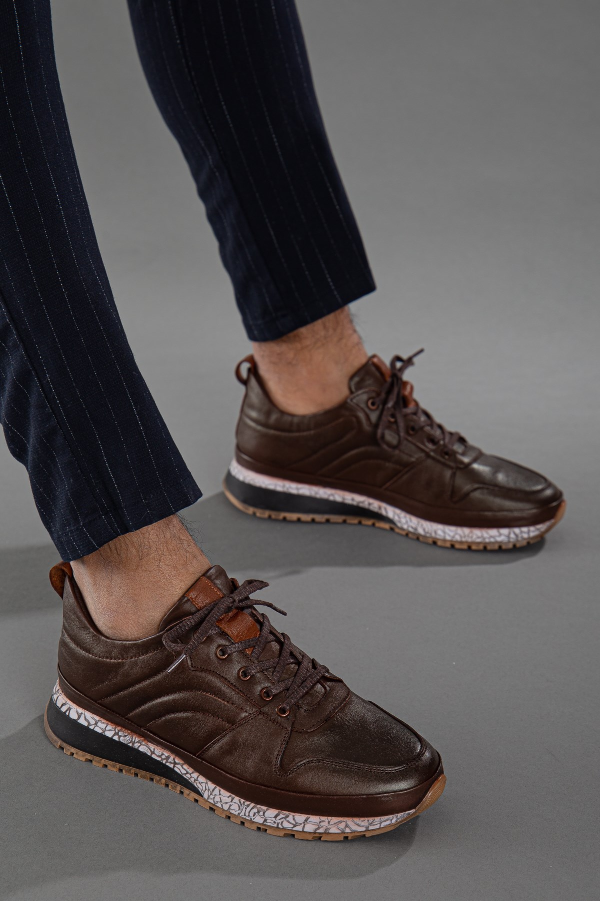 Hakiki Deri Yüz Dikiş Bağlı Renkli Taban Kahverengi Erkek Casual Ayakkabı