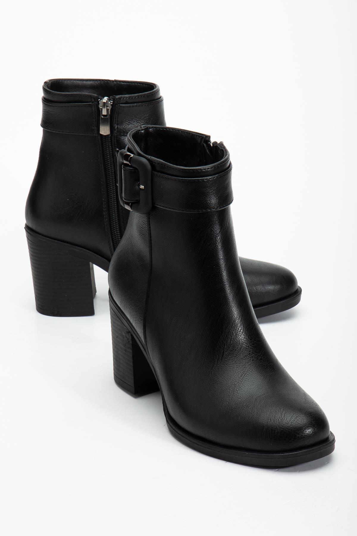YÜZÜDÜZ KARE KAPLAMA TOKALI HAZIR TABAN TOPUK KADIN BOTSİYAH