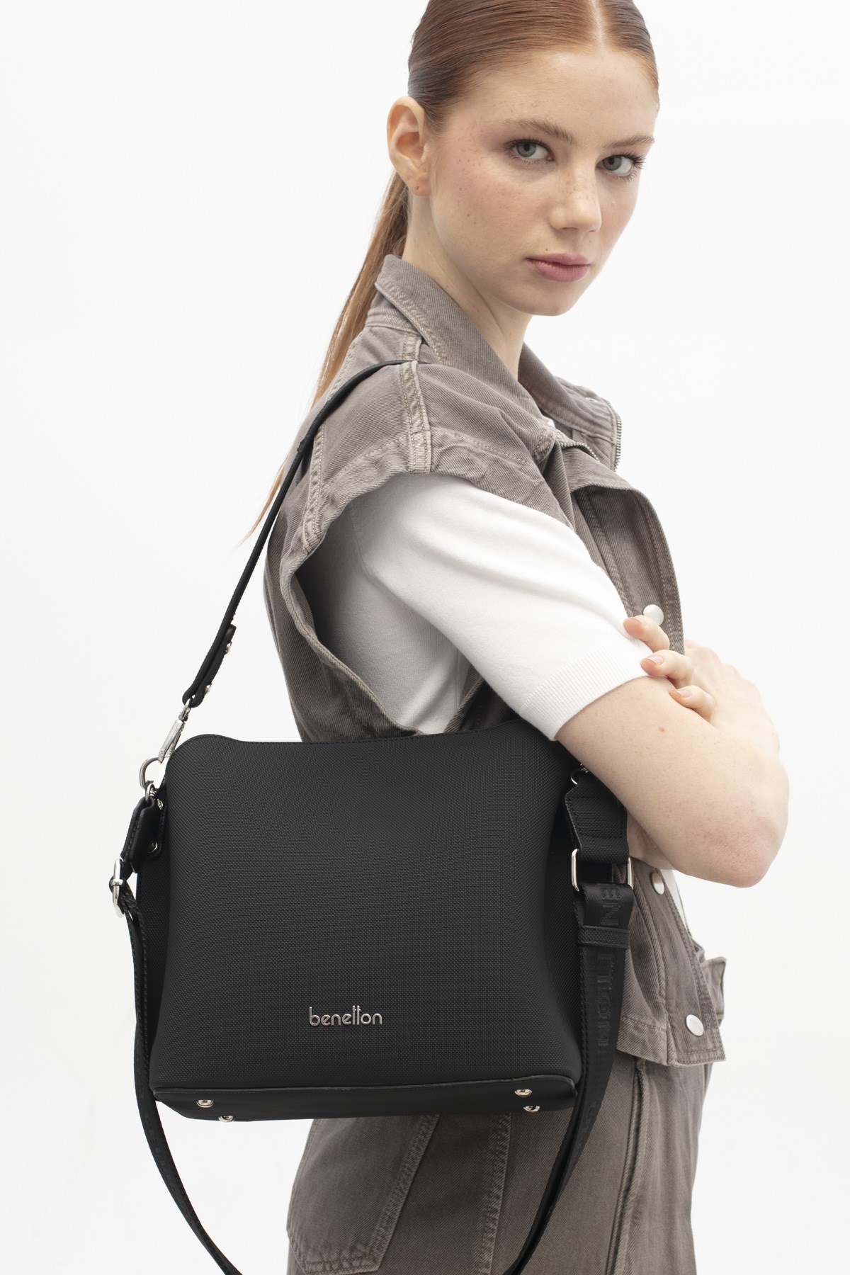 BNT1823-Soft_100United BenettonOmuz ÇantasıUnited Benetton BNT1823 Kadın Omuz Çantası Siyah