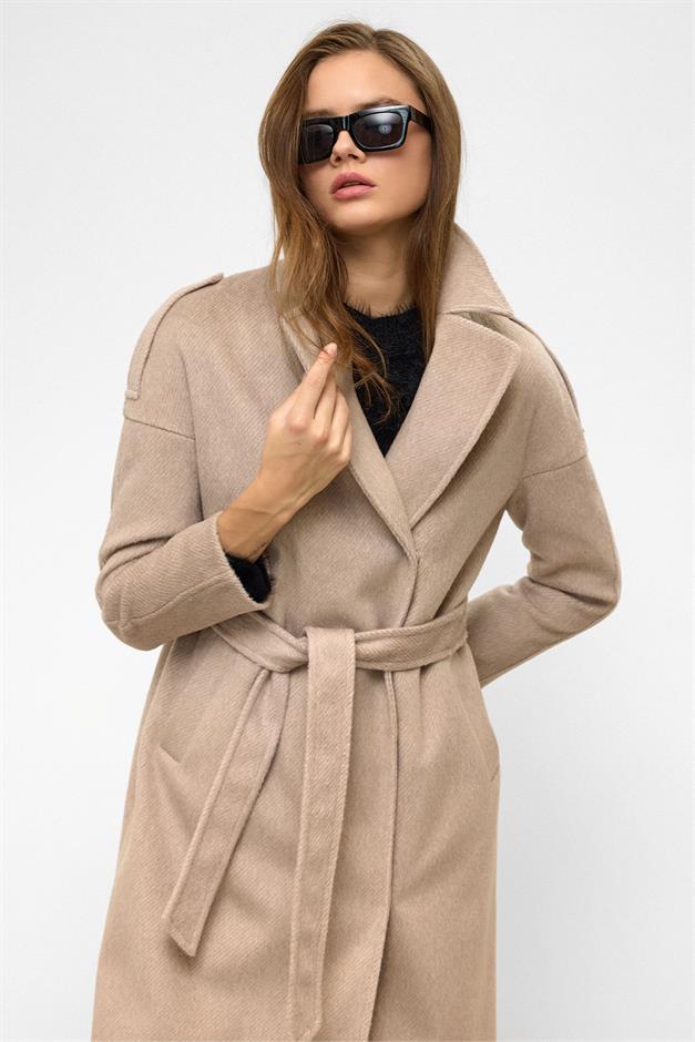 Apolet Detaylı Çıt Çıt Kapamalı Oversize Moher Kaban KUM 3147