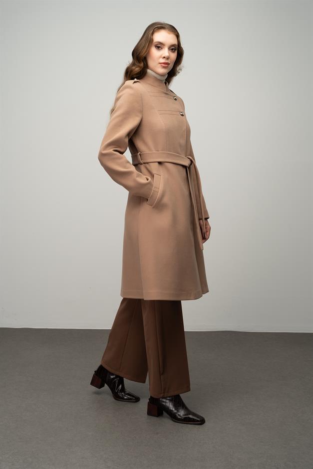 معطف مزدوج الصدر بخط A مع تفاصيل كتاف كامل 3039