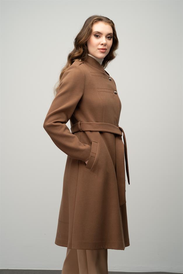 معطف مزدوج الصدر بخط A مع تفاصيل كتاف التبغ 3039