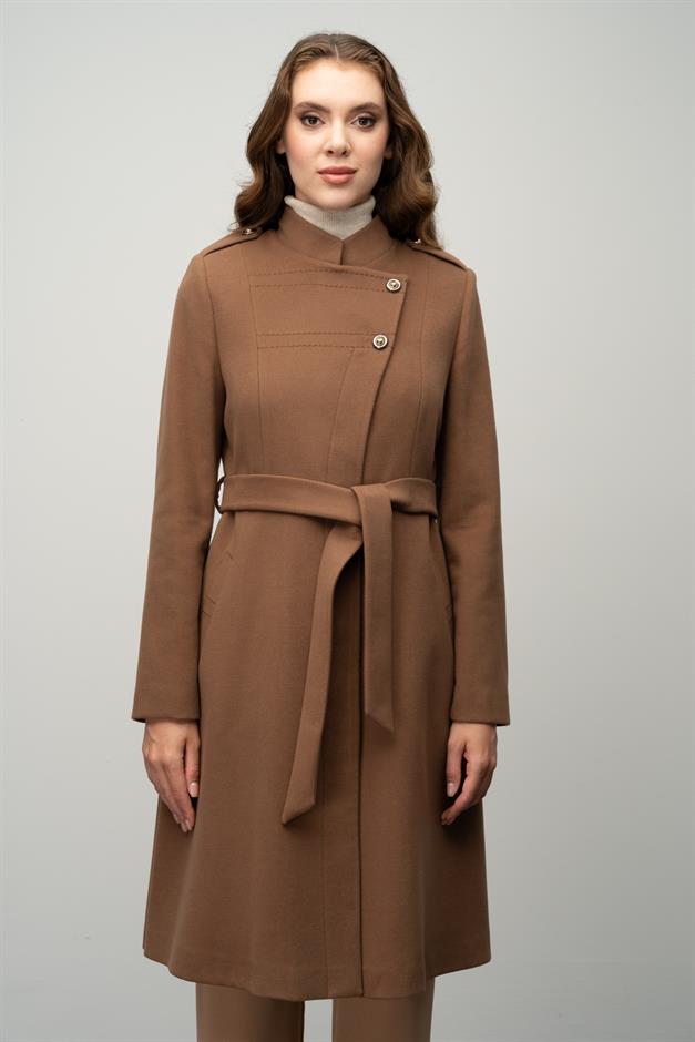 معطف مزدوج الصدر بخط A مع تفاصيل كتاف التبغ 3039