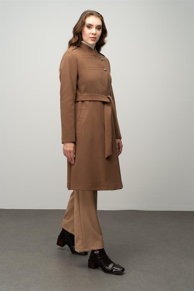 معطف مزدوج الصدر بخط A مع تفاصيل كتاف التبغ 3039