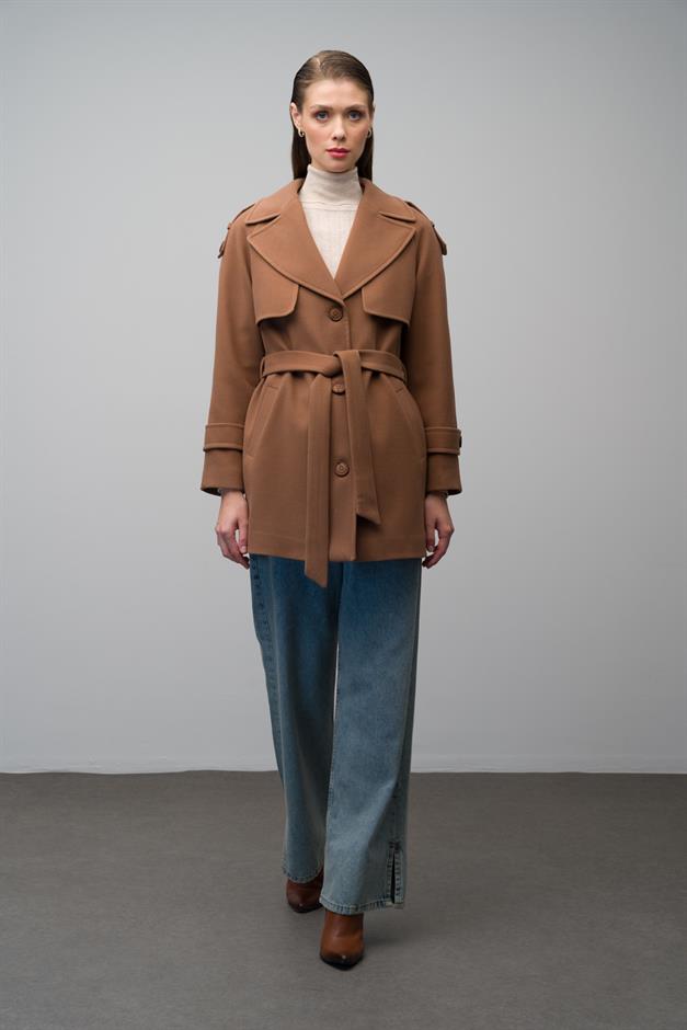 معطف بأكمام راجلان مع كتاف وتفاصيل عباءة التبغ 3078