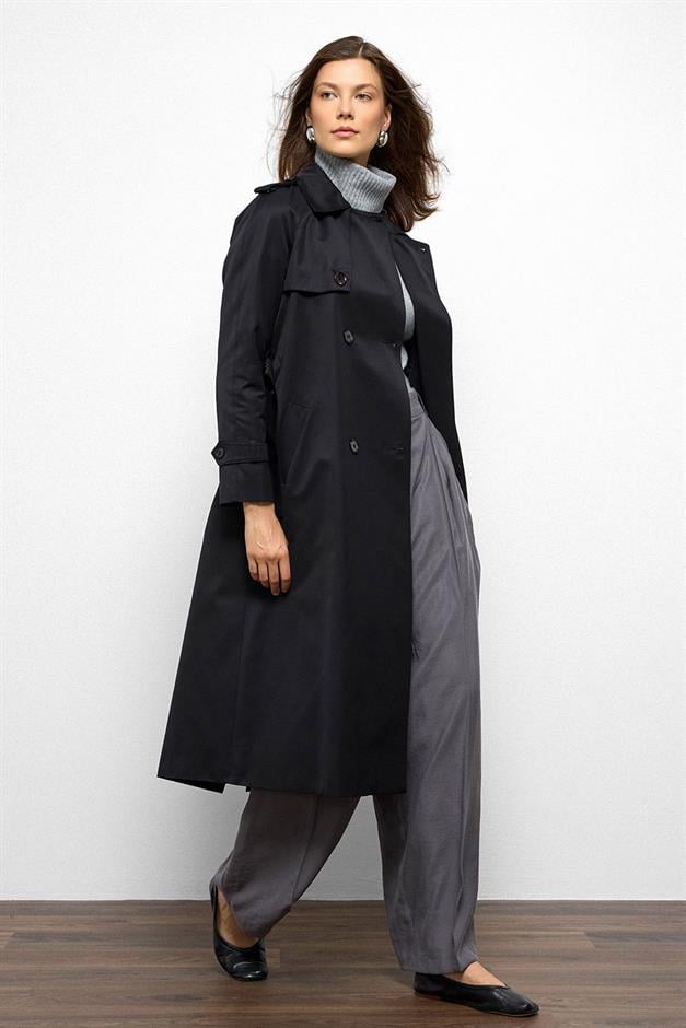 Raglan Sleeve Water Repellent Trench Coat with Epaulette and Cape Details BLACK 6766