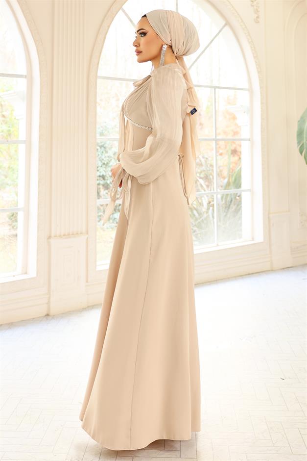 Bağcık ve İnci Detaylı Yoryo İpek Krep Kombinli Tesettür Abiye Elbise BEJ 1685