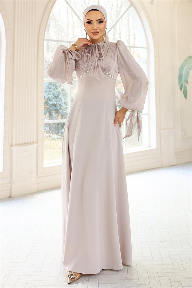 Bağcık ve İnci Detaylı Yoryo İpek Krep Kombinli Tesettür Abiye Elbise TAŞ 1685