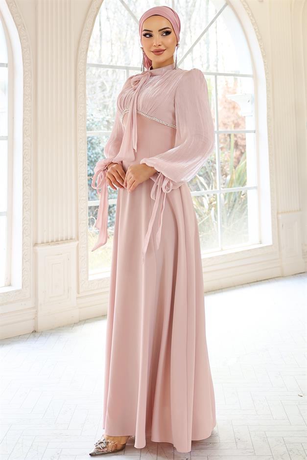 Bağcık ve İnci Detaylı Yoryo İpek Krep Kombinli Tesettür Abiye Elbise PUDRA 1685