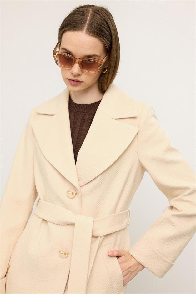 معطف بنقشة جاكار متعرجة، مربوط عند الخصر، إصدار محدود كريم 3136