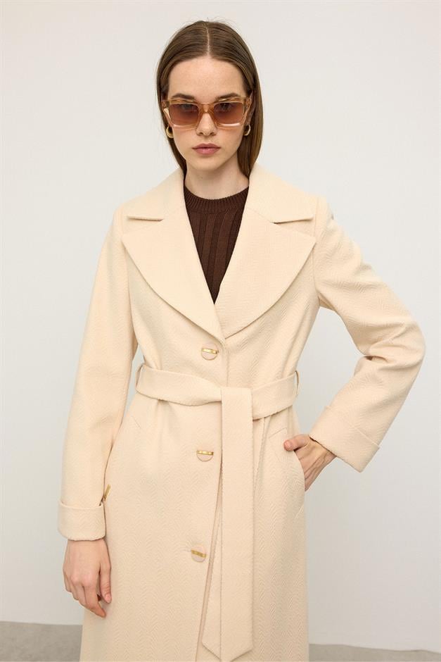 معطف بنقشة جاكار متعرجة، مربوط عند الخصر، إصدار محدود كريم 3136