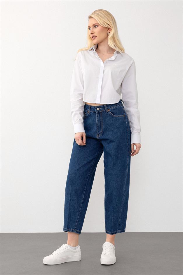 بنطال جينز قصير الساق بقصّة مريحة وقصّة منفوخة أزرق غامق 7572