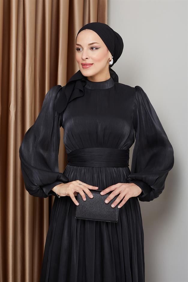 فستان سهرة حريري من يوريو للحجاب مع حزام خصر وتفاصيل مجمعة أسود 1225