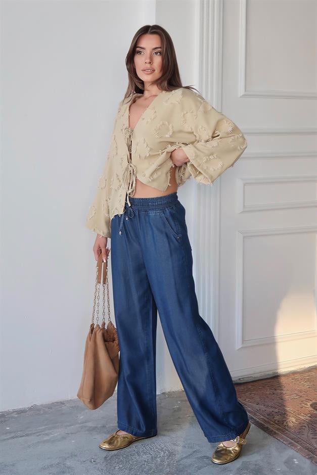 بنطلون ليوسيل بقصّة مريحة مع رباط على الخصر أزرق غامق 7585