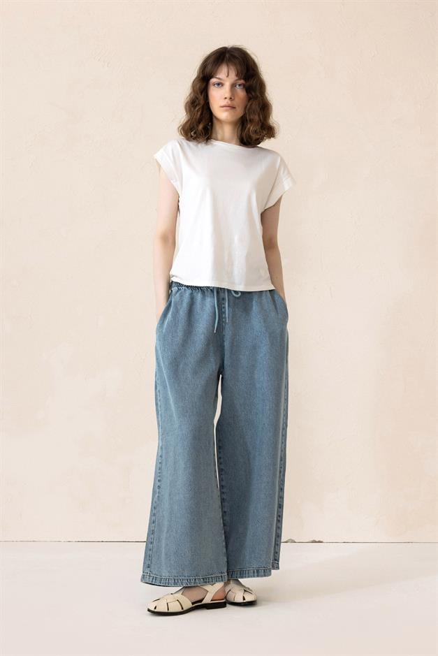 بنطلون جينز ناعم فضفاض بحزام خصر مطاطي أزرق 7576