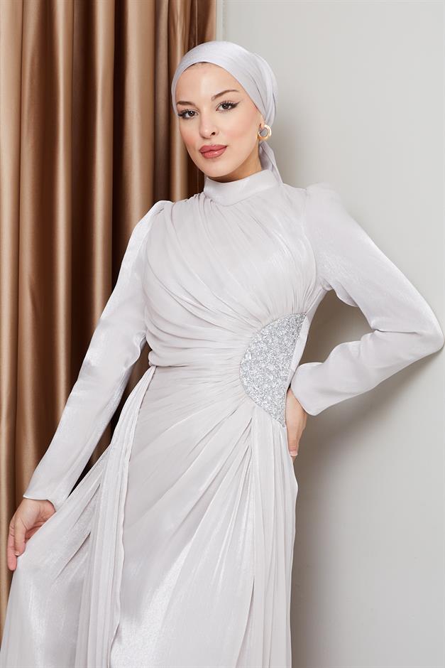 فستان سهرة حرير من يوريو للحجاب مع حجر خصر وتفاصيل تجميع حجر 1233