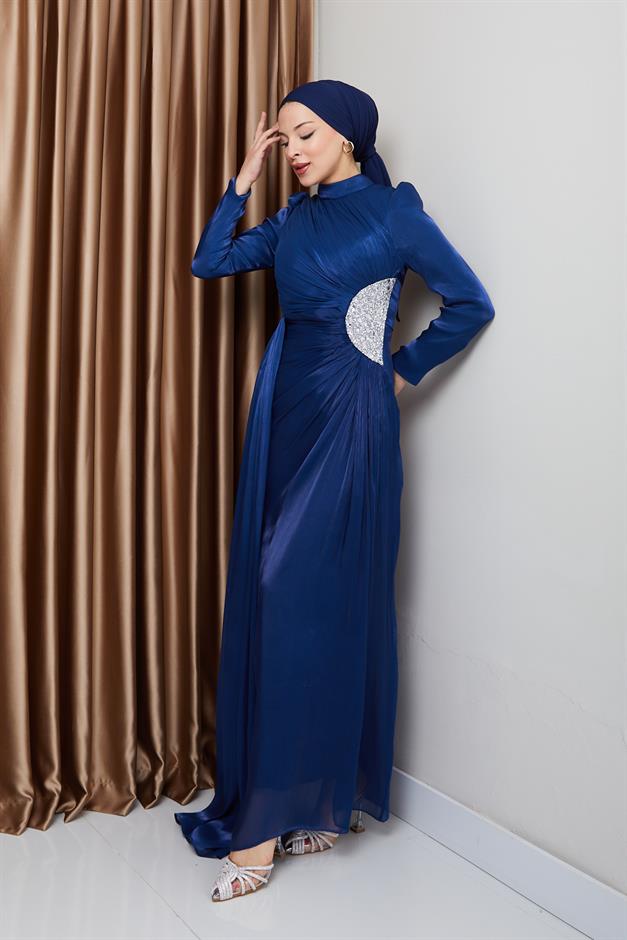 فستان سهرة حرير من يوريو للحجاب مع حجر خصر وتفاصيل تجميع ك. نيلي 1233