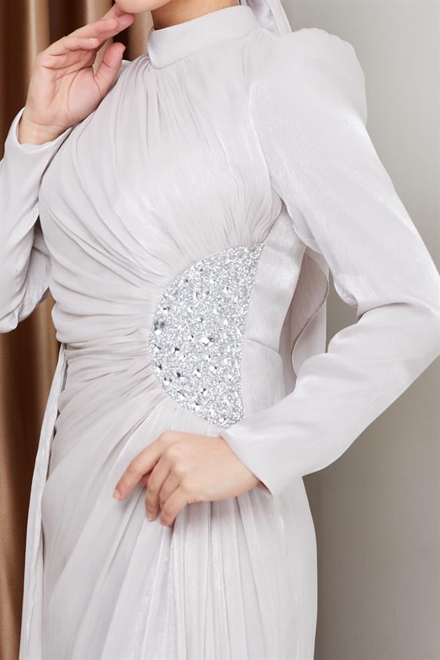 فستان سهرة حرير من يوريو للحجاب مع حجر خصر وتفاصيل تجميع حجر 1233