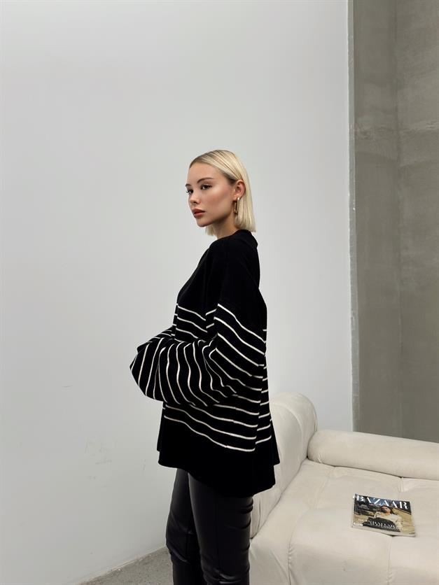 Crew Neck Striped Casual Knit Sweater BLACK 8238