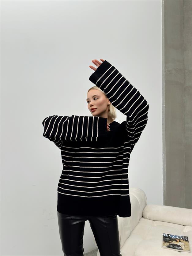 Crew Neck Striped Casual Knit Sweater BLACK 8238