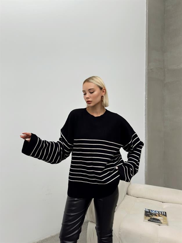 Crew Neck Striped Casual Knit Sweater BLACK 8238