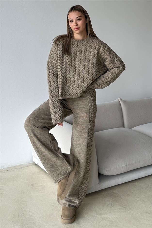 Crew Neck Hair Knit Sweater Suit VIZON 9369-TK