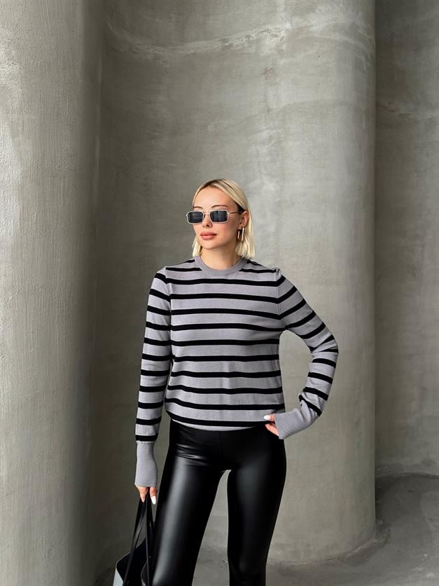 Crew Neck Black Striped Knit Sweater GREY 8236