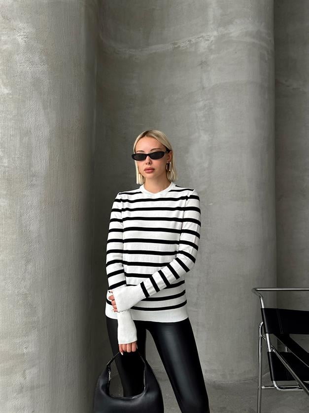 Crew Neck Black Striped Knit Sweater IVORY 8236