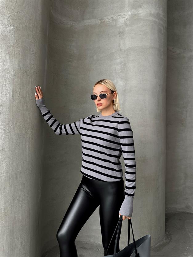 Crew Neck Black Striped Knit Sweater GREY 8236
