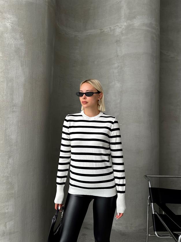 Crew Neck Black Striped Knit Sweater IVORY 8236