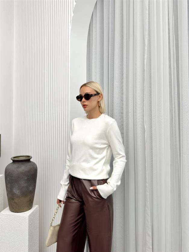 Crew Neck Knitted Sweater IVORY 8235