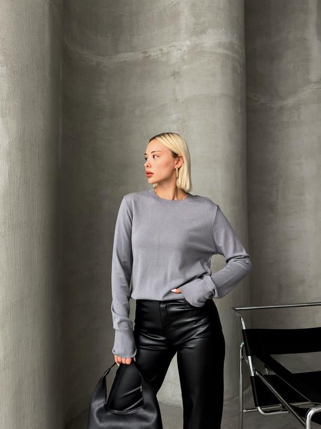 Crew Neck Knitted Sweater GREY 8235