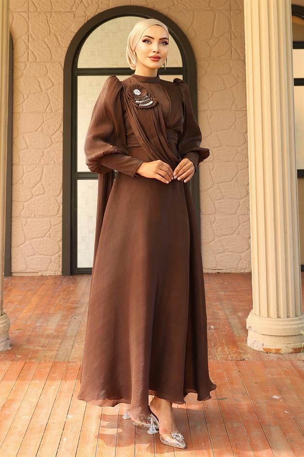 فستان سهرة حرير يورغو واسع مع تفاصيل بروش قهوة 1242