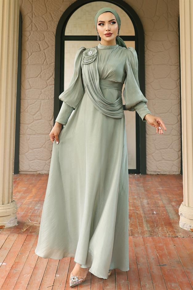 فستان سهرة حرير يورغو واسع مع تفاصيل بروش أخضر فاتح 1242