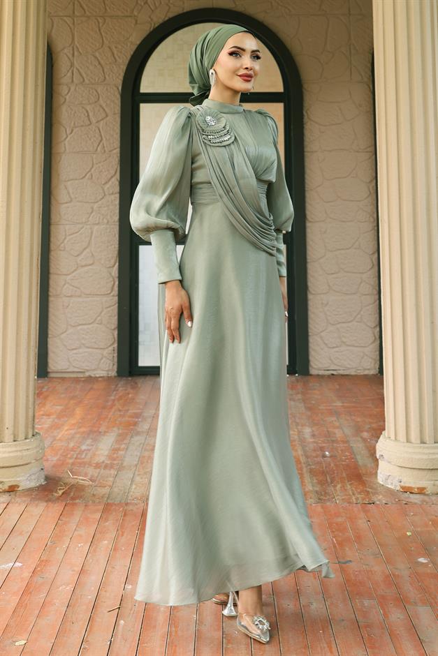 فستان سهرة حرير يورغو واسع مع تفاصيل بروش أخضر فاتح 1242