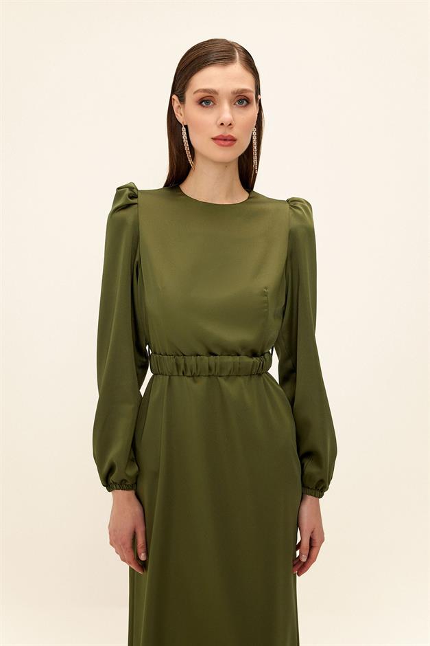 فستان سهرة ساتان للحجاب مع حزام مطوي أخضر فاتح 1679