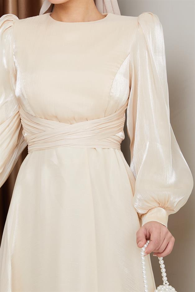 فستان سهرة حرير من يوريو مع حزام متقاطع كريم 1238