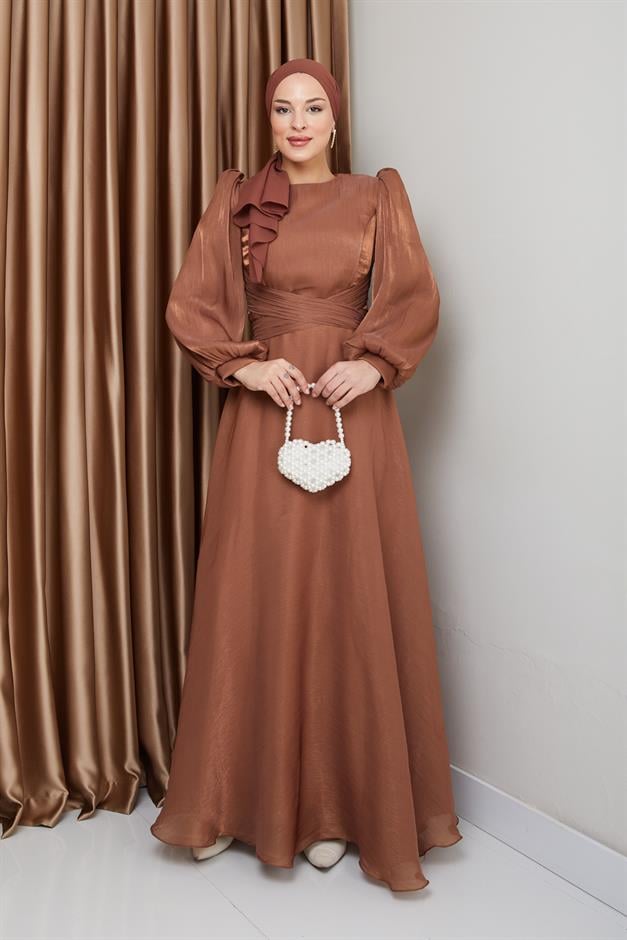 فستان سهرة حرير من يوريو مع حزام متقاطع التبغ 1238