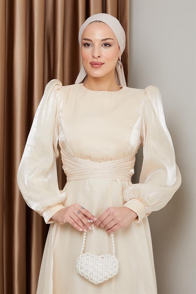 فستان سهرة حرير من يوريو مع حزام متقاطع كريم 1238