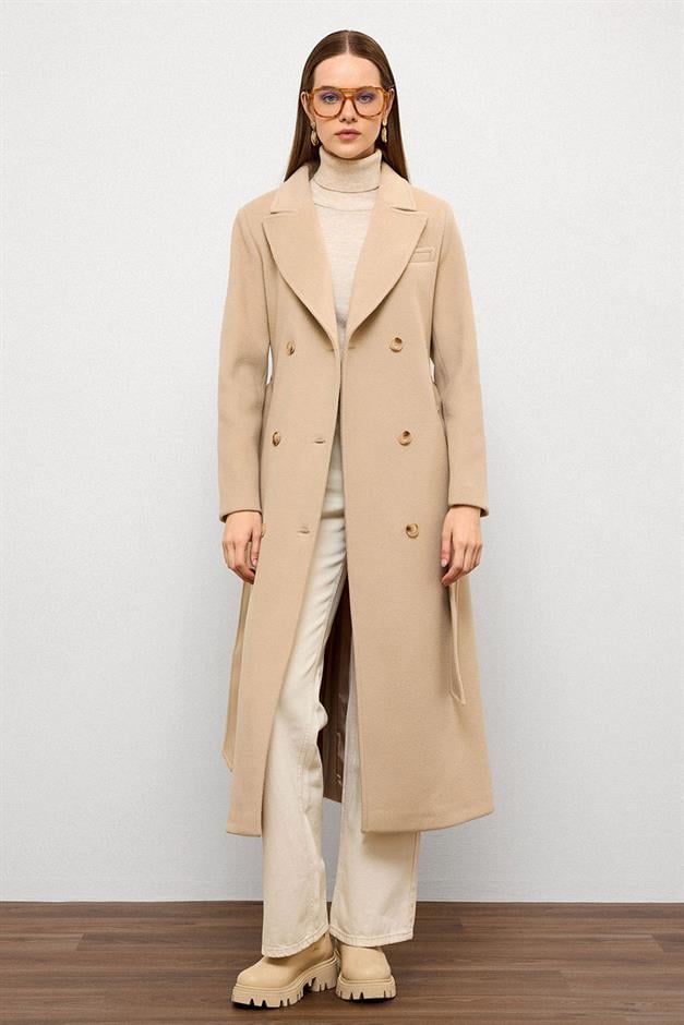 معطف متوسط الطول ذو ياقة جاكيت وصديرية مزدوجة يفعل 3094