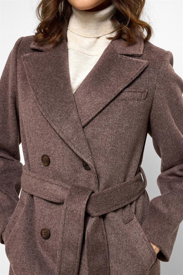 معطف متوسط الطول ذو ياقة جاكيت وصديرية مزدوجة لاتيه 3094