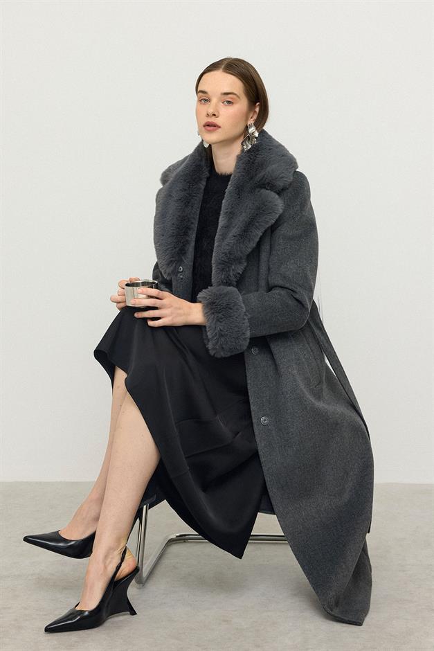 معطف طويل مبطن بالفرو مع ياقة وأكمام قابلة للفصل رمادي غامق 3088