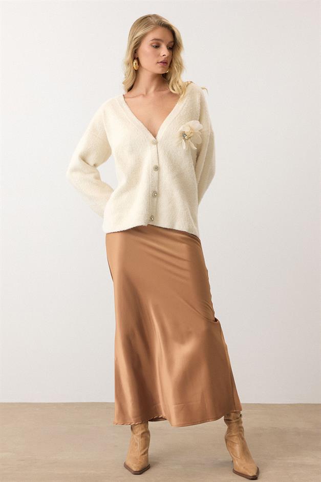 Soft Knit Cardigan with Floral Accessories IVORY 8268